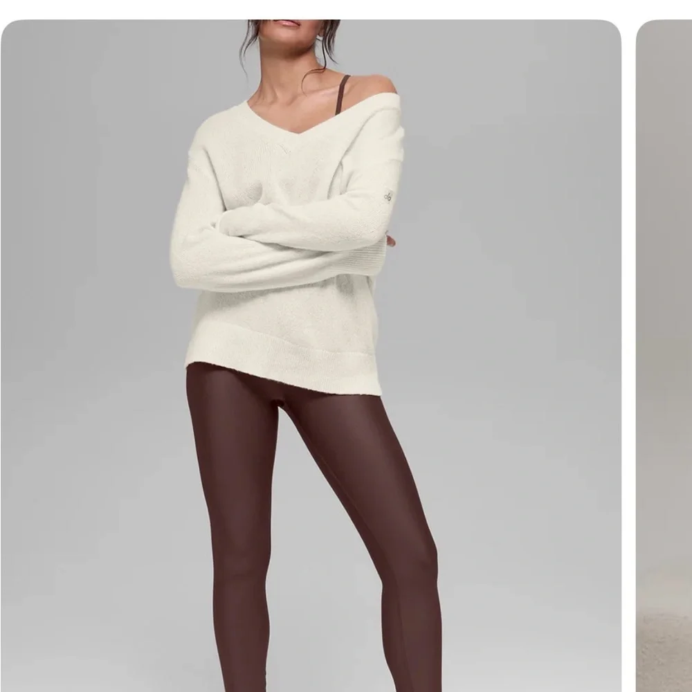 ALO Yoga Cream V-Neck Knit Sweater - Picture 3 of 4